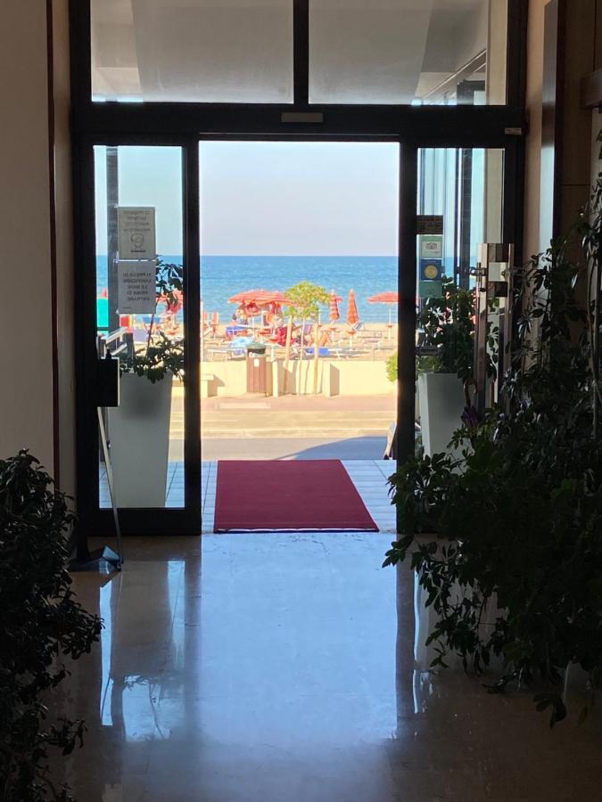 Gfh - Hotel Spiaggia D'Oro Marotta Buitenkant foto